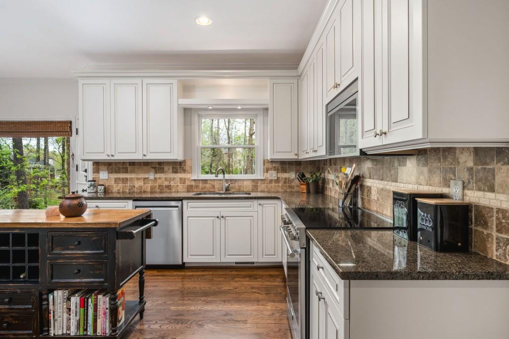 4688 Oakleigh Manor Drive, Powder Springs, Georgia image 12