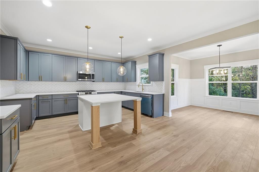 421 Crestmont Lane