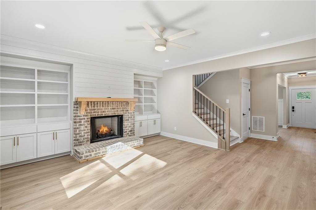 421 Crestmont Lane