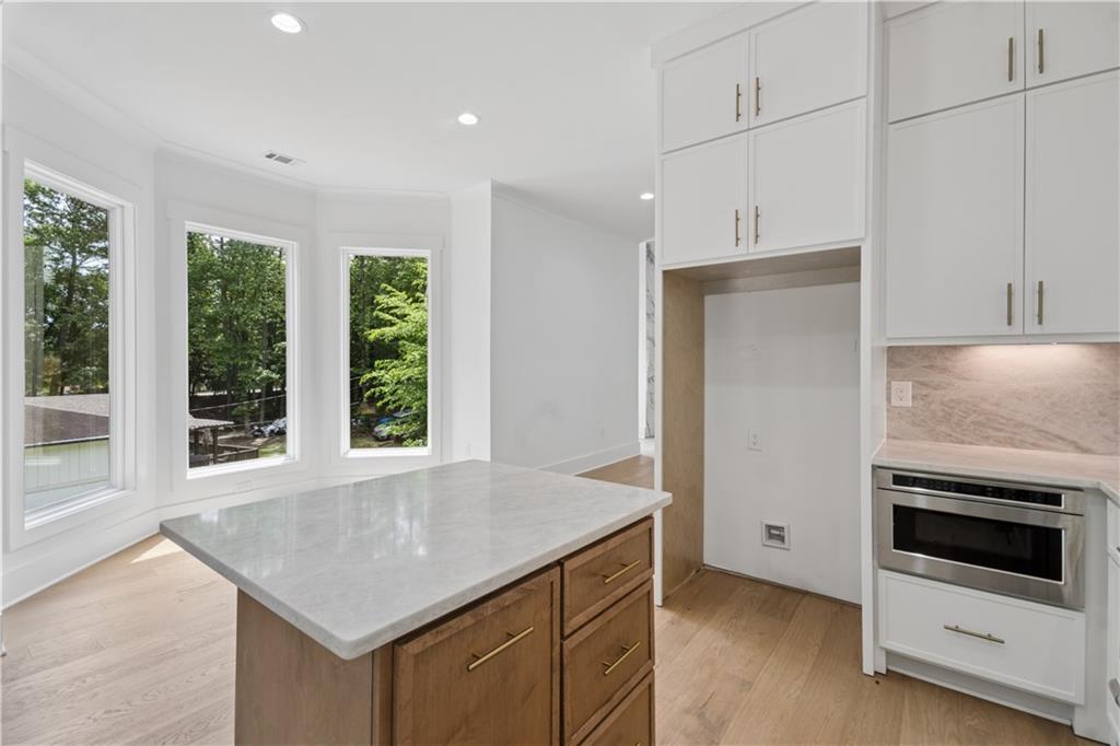 Alpharetta, Georgia, 30022, United States, 5 Bedrooms Bedrooms, ,4 BathroomsBathrooms,Residential,Active,2044144