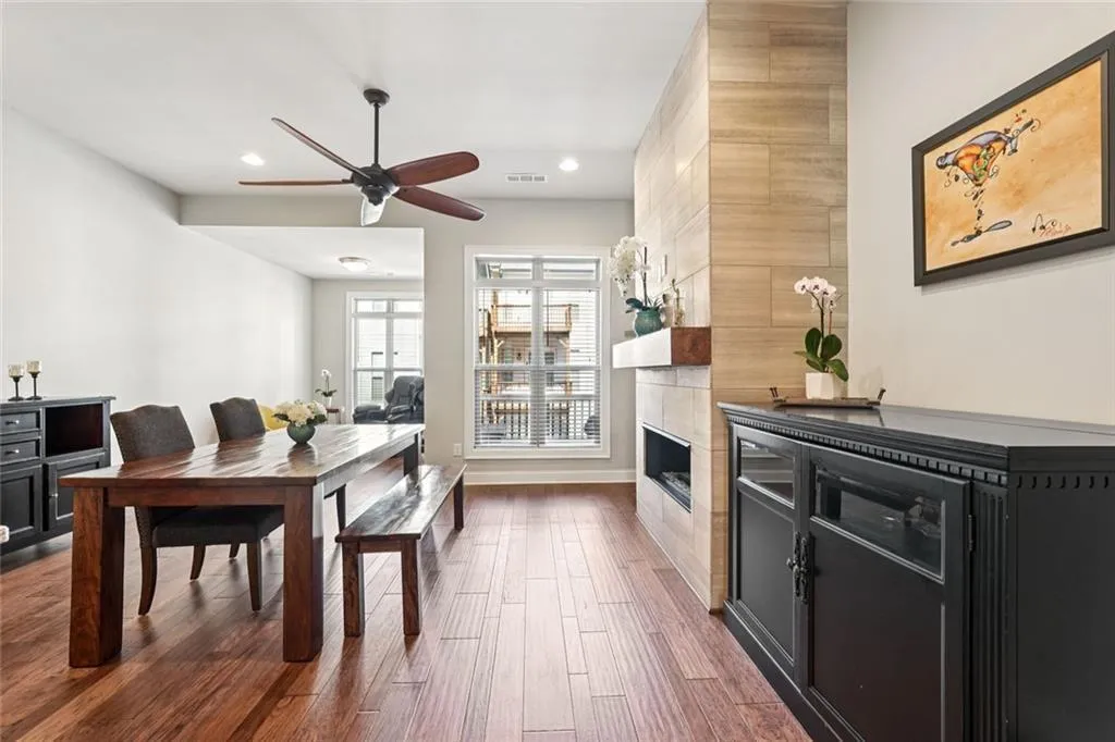 Sandy Springs, Georgia 30342, United States, 3 Bedrooms Bedrooms, ,4 BathroomsBathrooms,Residential,Coming Soon,165030