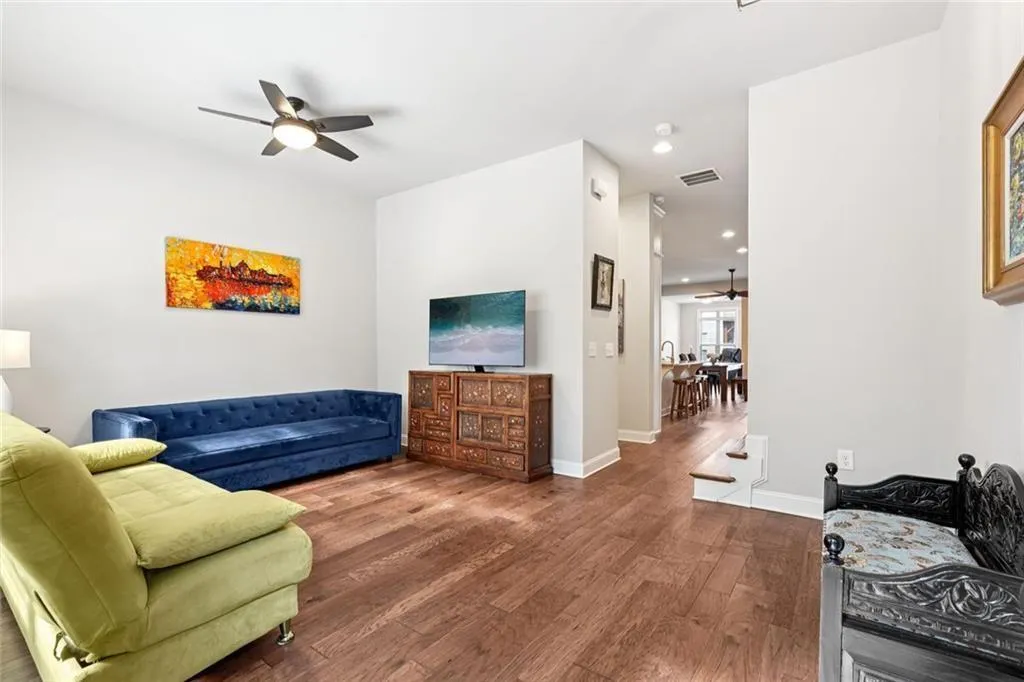 Sandy Springs, Georgia 30342, United States, 3 Bedrooms Bedrooms, ,4 BathroomsBathrooms,Residential,Coming Soon,165030