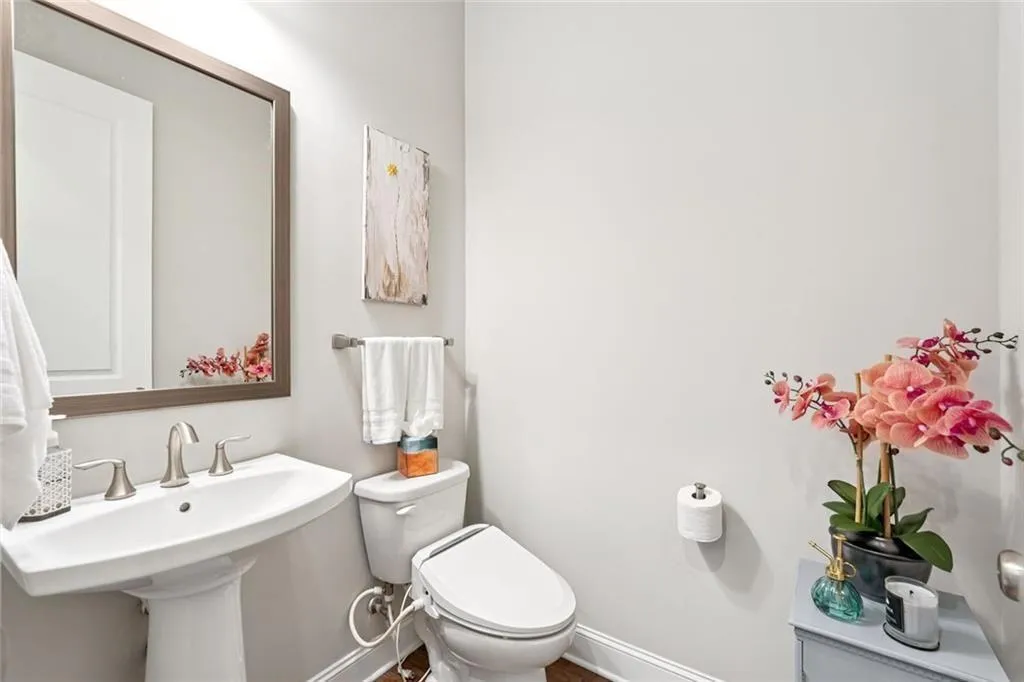 Sandy Springs, Georgia 30342, United States, 3 Bedrooms Bedrooms, ,4 BathroomsBathrooms,Residential,Coming Soon,165030