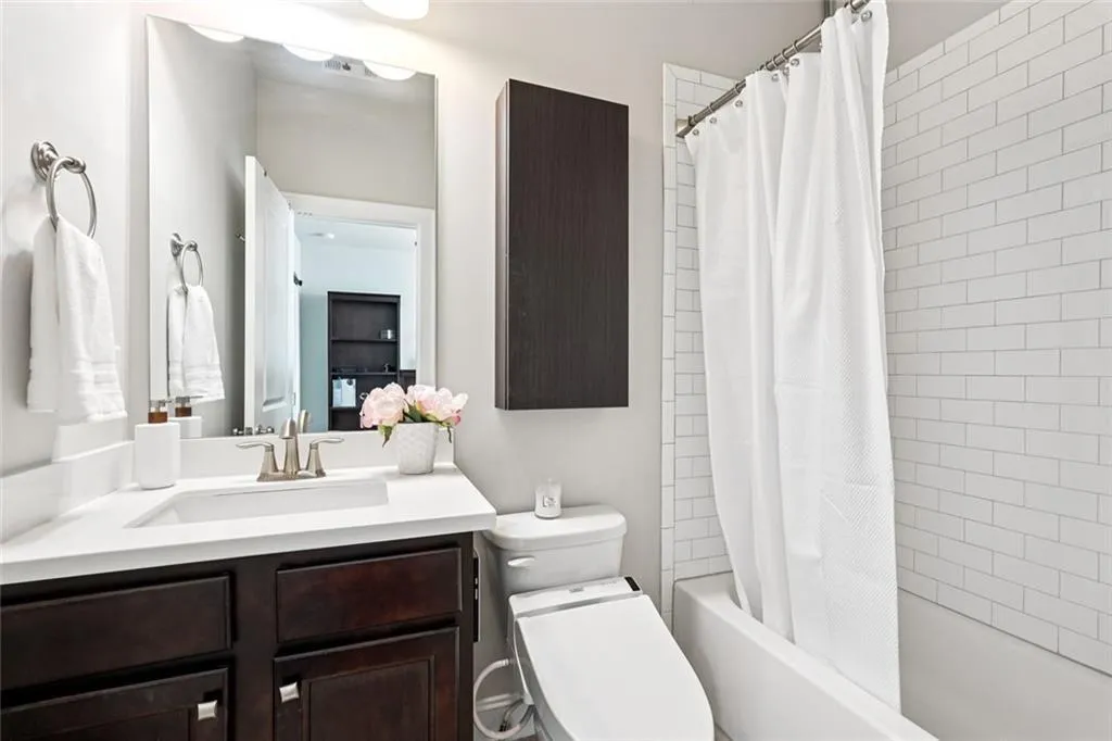 Sandy Springs, Georgia 30342, United States, 3 Bedrooms Bedrooms, ,4 BathroomsBathrooms,Residential,Coming Soon,165030