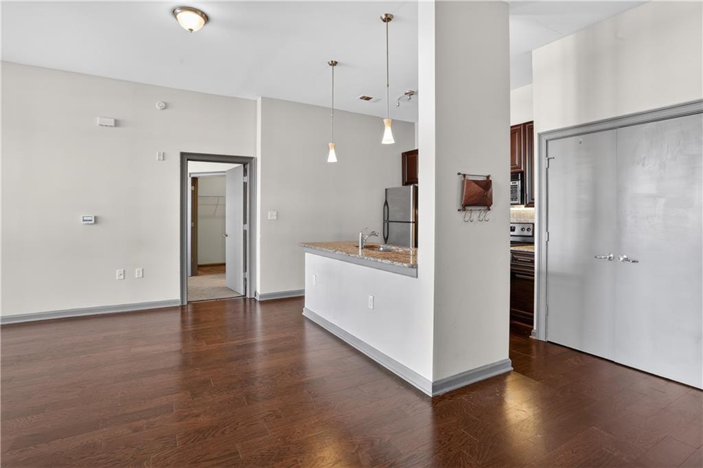 898 Oak Street SW 1101