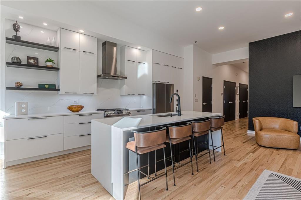 455 Glen Iris Drive NE X