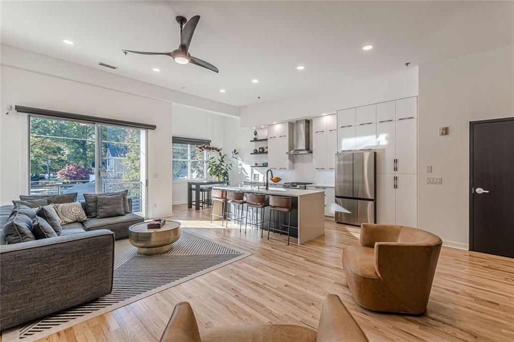 455 Glen Iris Drive NE X