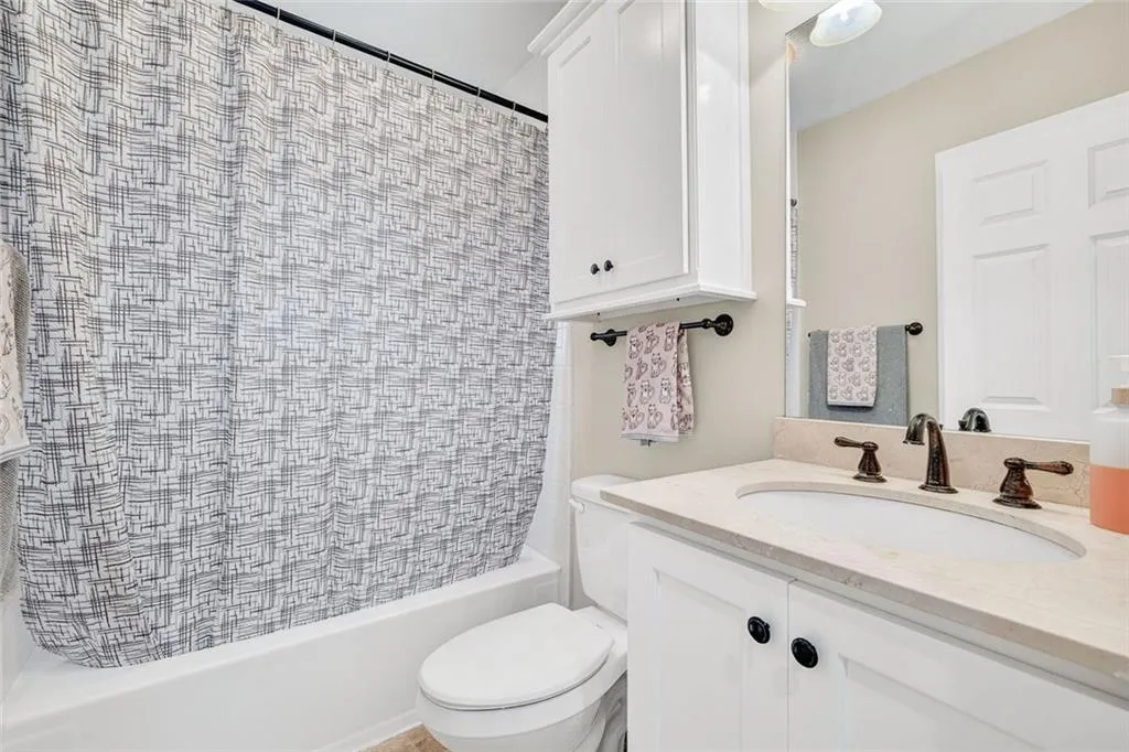 Decatur, Georgia 30030, United States, 2 Bedrooms Bedrooms, ,2 BathroomsBathrooms,Residential,Active,229943