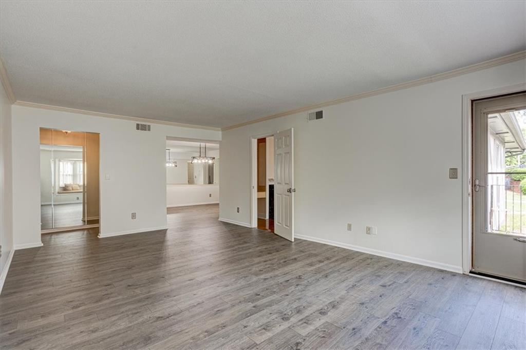 6851 Roswell Road G20