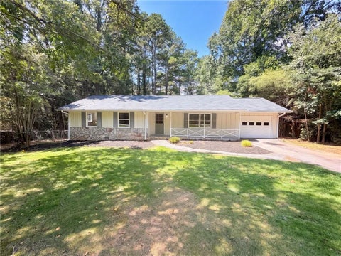 Homes For Sale - 1181 Bouldercrest Circle<br/> Watkinsville, GA 30677