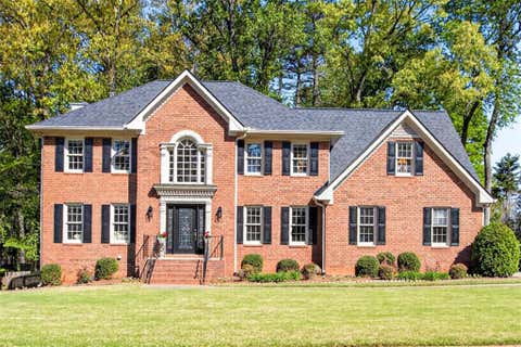 Homes For Sale - 1920 Oak Branch Way<br/> Stone Mountain, GA 30087