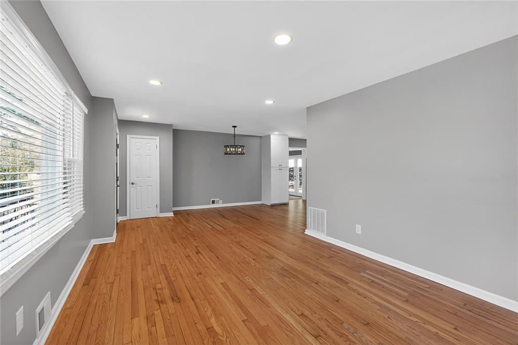 2555 Graywall Street