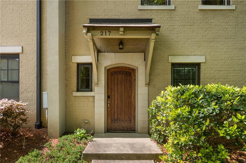 217 Knob Hills Circle