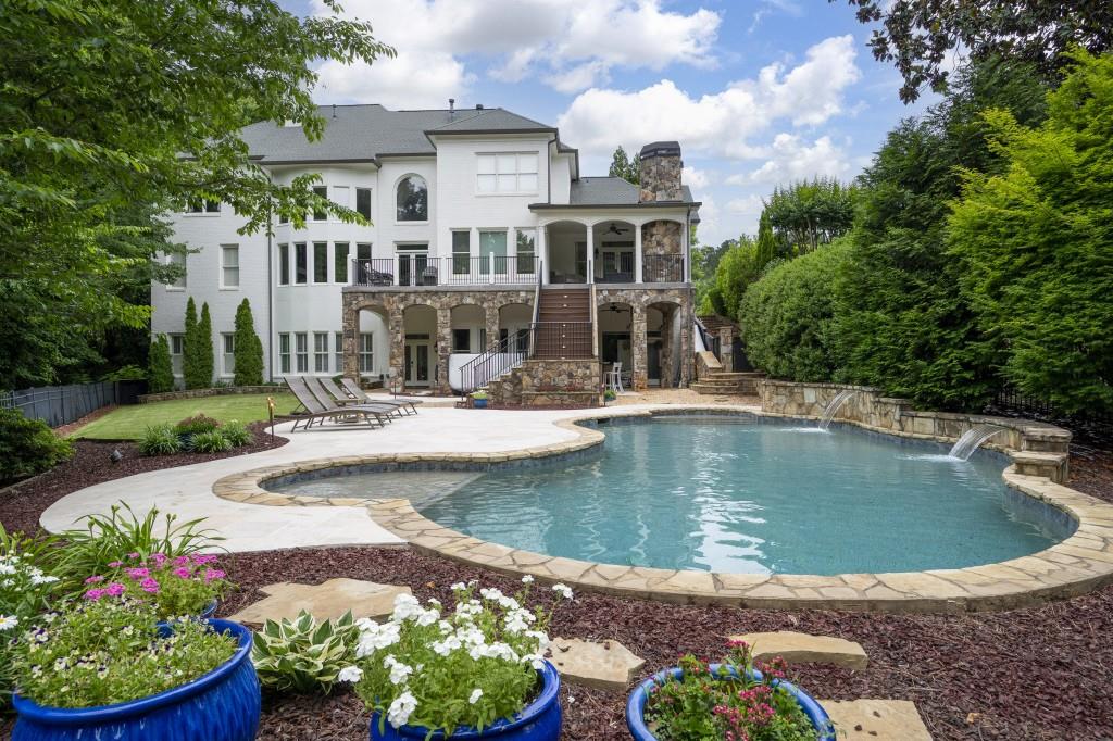 948 Saint Lyonn Courts