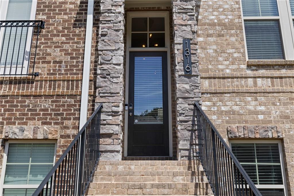 1316 Harris Way