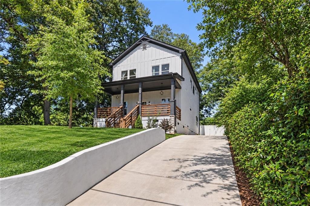 109 Moury Avenue SE
