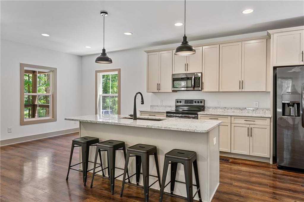 1085 Hall Station Road NW