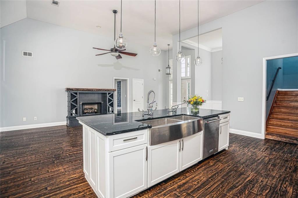 704 Willowwind Drive, Loganville, Georgia image 9