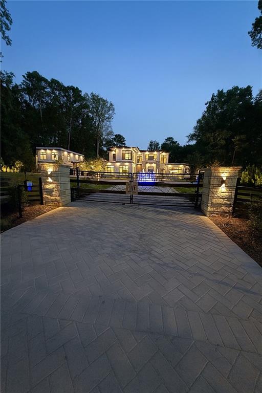 1386 Moores Mill Road NW