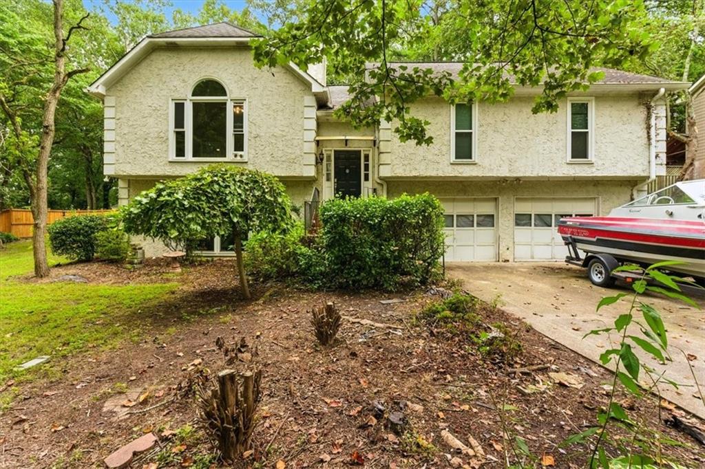 Nestled in a small, quiet neighborhood on a cul-de-sac street, this 4-bedroom, 3-bath home offers an ideal canvas to create your dream oasis in prestigious East Cobb. Located in a truly prime location—just minutes from upscale shopping, dining, and entertainment such as The Avenue, Whole Foods, and more—this property combines tranquility with lifestyle convenience.
Inside, you’ll find newer windows throughout, filling each room with natural light. The spacious layout offers multiple living areas, while the deck out back overlooks an above-ground pool—perfect for relaxing or entertaining. The garage includes an e-vehicle charging station, providing an effortless charging experience right at home.
As part of East Cobb’s award-winning school district, this property delivers educational excellence in addition to its exceptional location. Listed under appraised value, this is a rare opportunity to own a hidden gem in one of Atlanta’s most sought-after communities—and a chance to realize your unique vision while maximizing its full potential.
