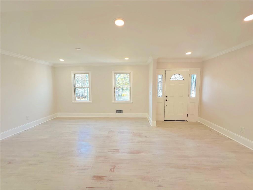 663 Foxcroft Circle SE