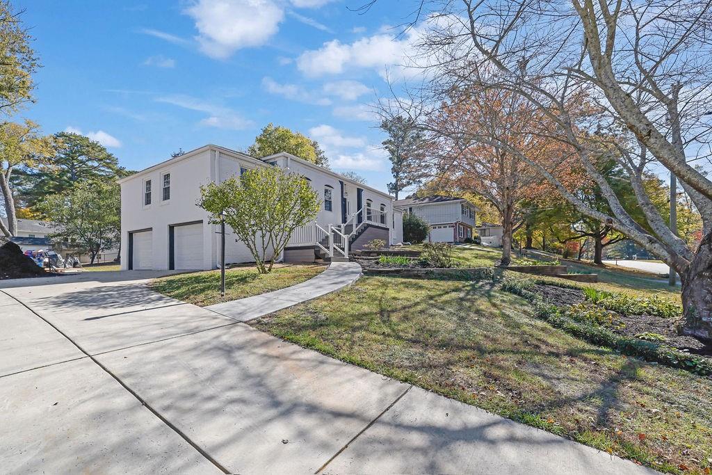 663 Foxcroft Circle SE