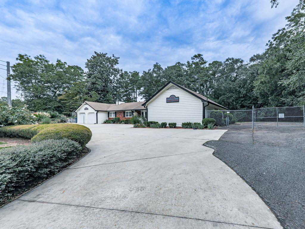 3605 Shallowford Road