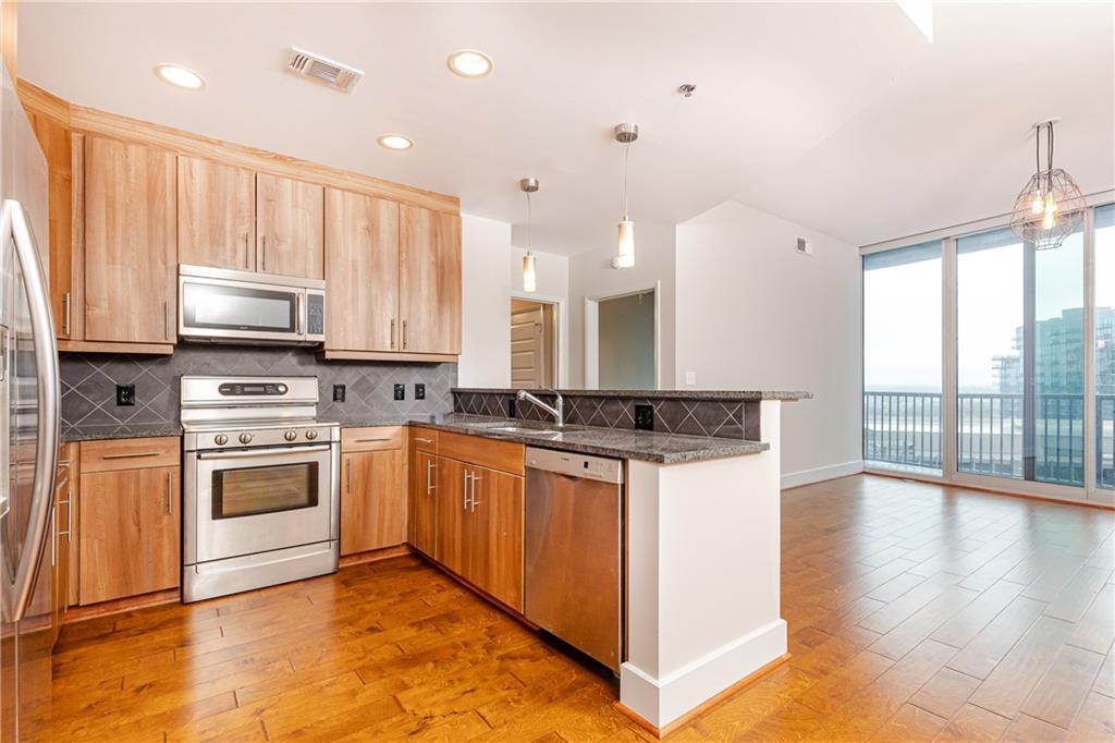 1010 Midtown - Residential Lease