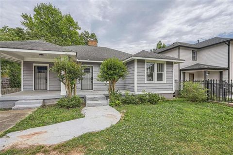 Photo of 658 Cascade Avenue SW, Atlanta, GA 30310 (MLS # 7218622)