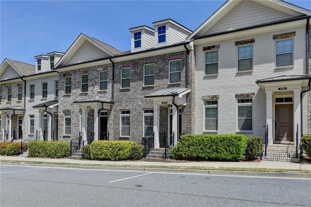 3879 Glenview Club Lane