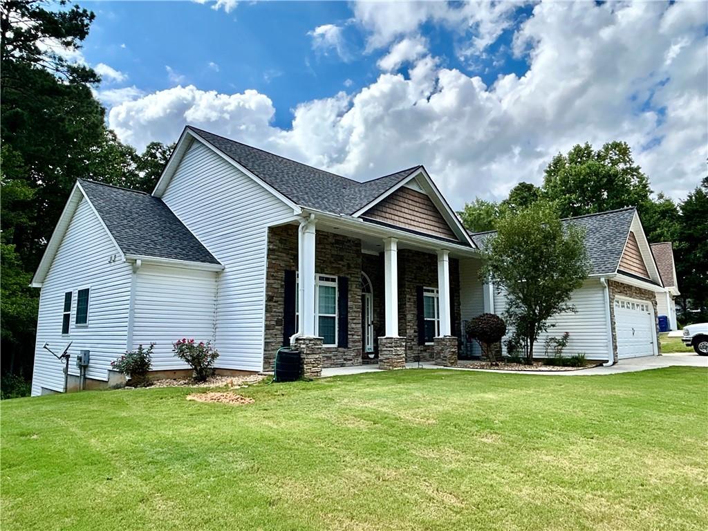 68 Oakdale Path