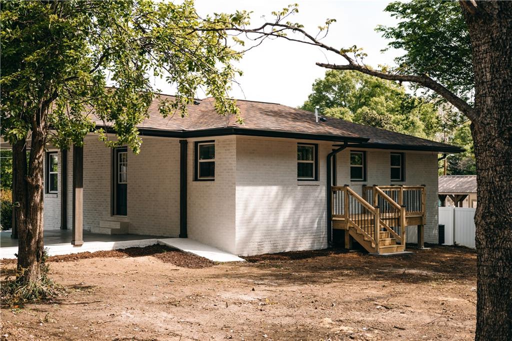 19 S Central Avenue SE