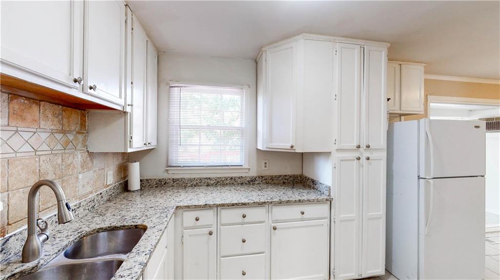 5235 Louis Xiv Lane