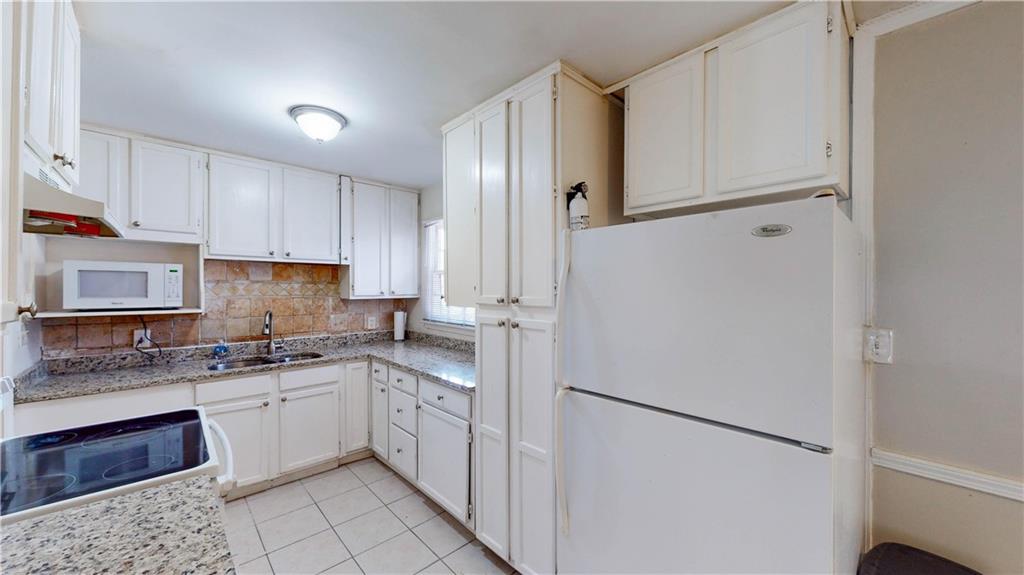 5235 Louis Xiv Lane