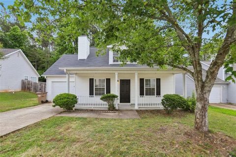 Homes For Sale - 6758 Biscayne Boulevard Blvd<br/> Rex, GA 30273