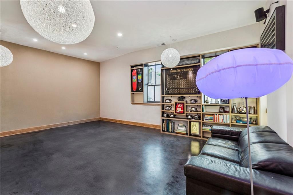 692A Kirkwood Avenue SE