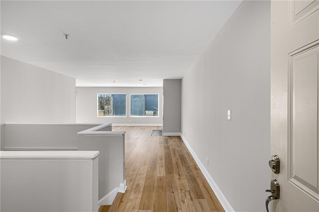 27 Lakes Edge Drive SE