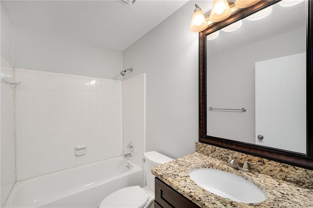 27 Lakes Edge Drive, Smyrna, Georgia image 11