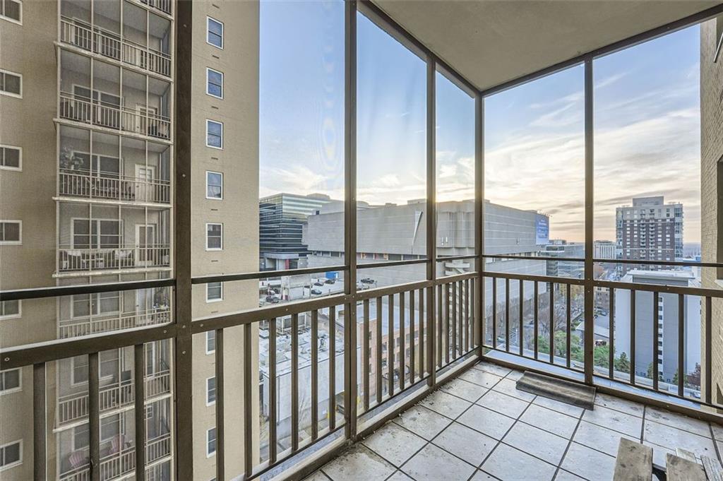 300 W Peachtree Street 12A
