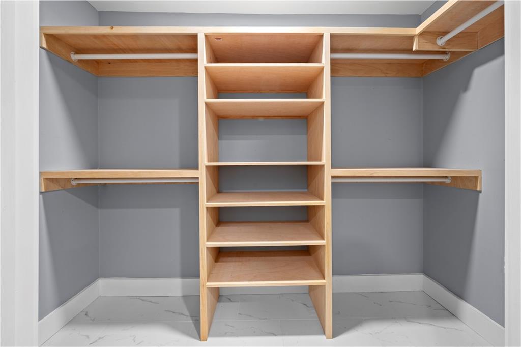 VARIATIONS - Residential