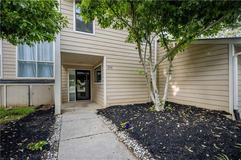 Photo of 1924 Variations Drive NE, Atlanta, GA 30329 (MLS # 7674572)