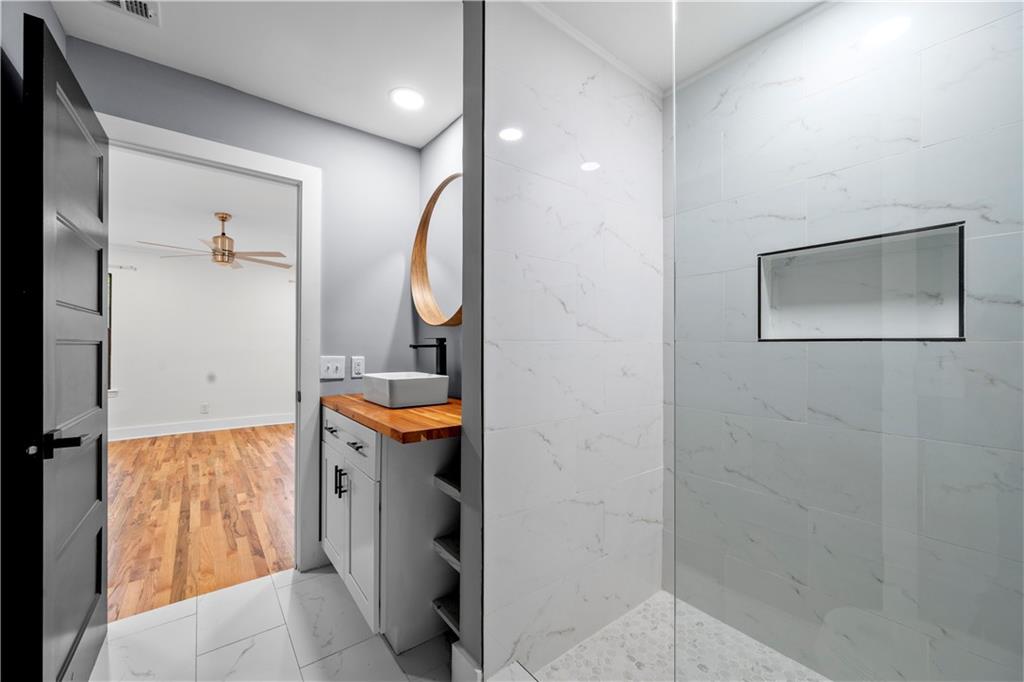 VARIATIONS - Residential