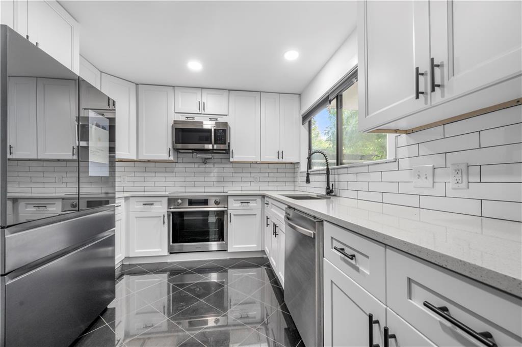 VARIATIONS - Residential