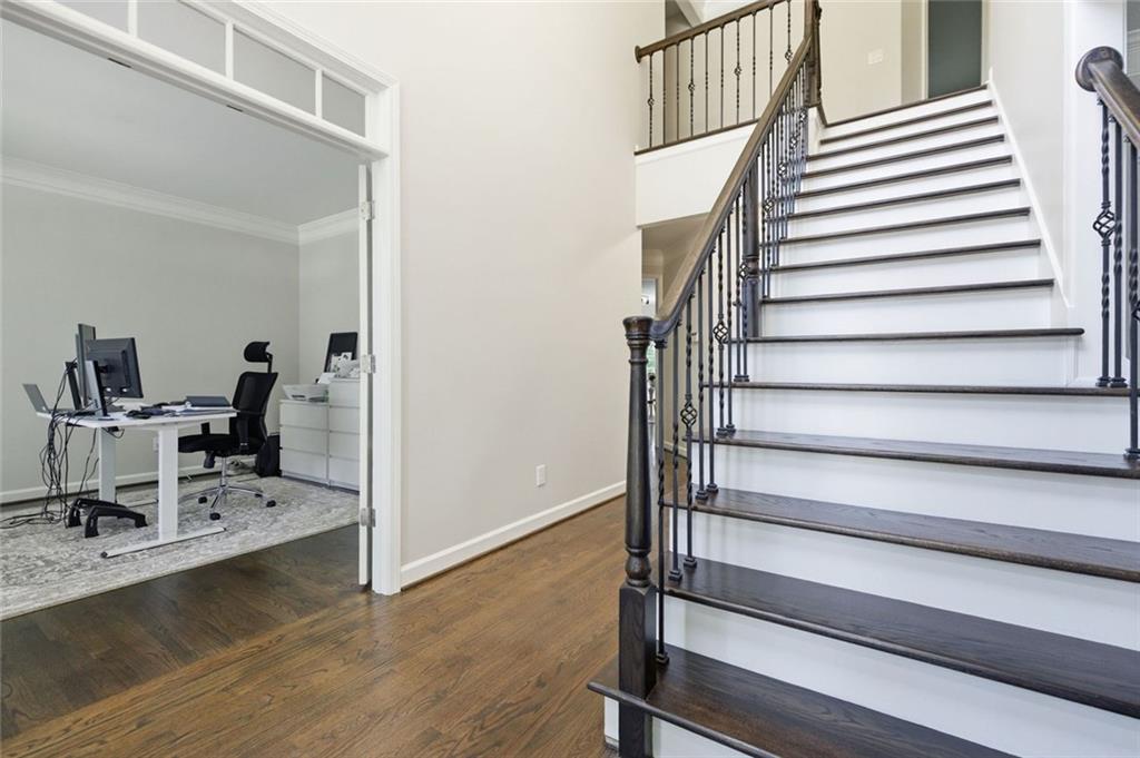 2046 Kinsmon Drive