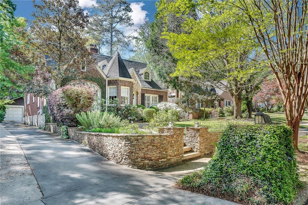 1755 Inverness Avenue NE