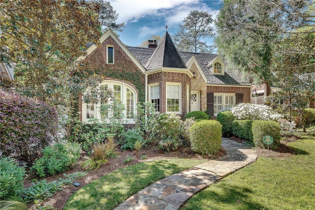 1755 Inverness Avenue NE