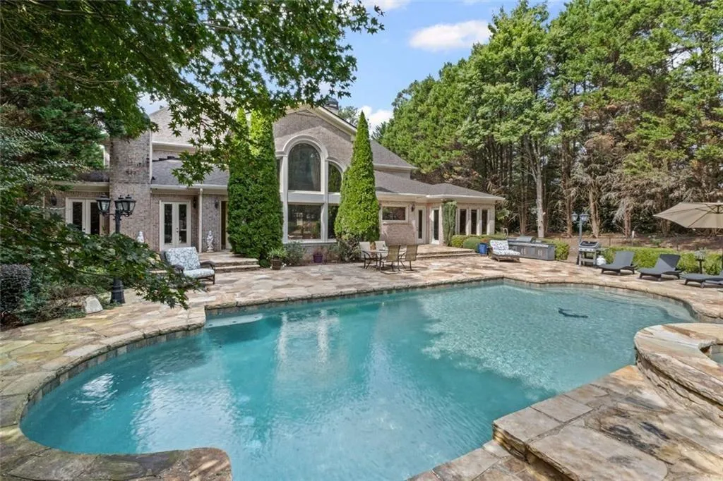 Alpharetta, Georgia 30005, United States, 6 Bedrooms Bedrooms, ,9 BathroomsBathrooms,Residential,Active,189176