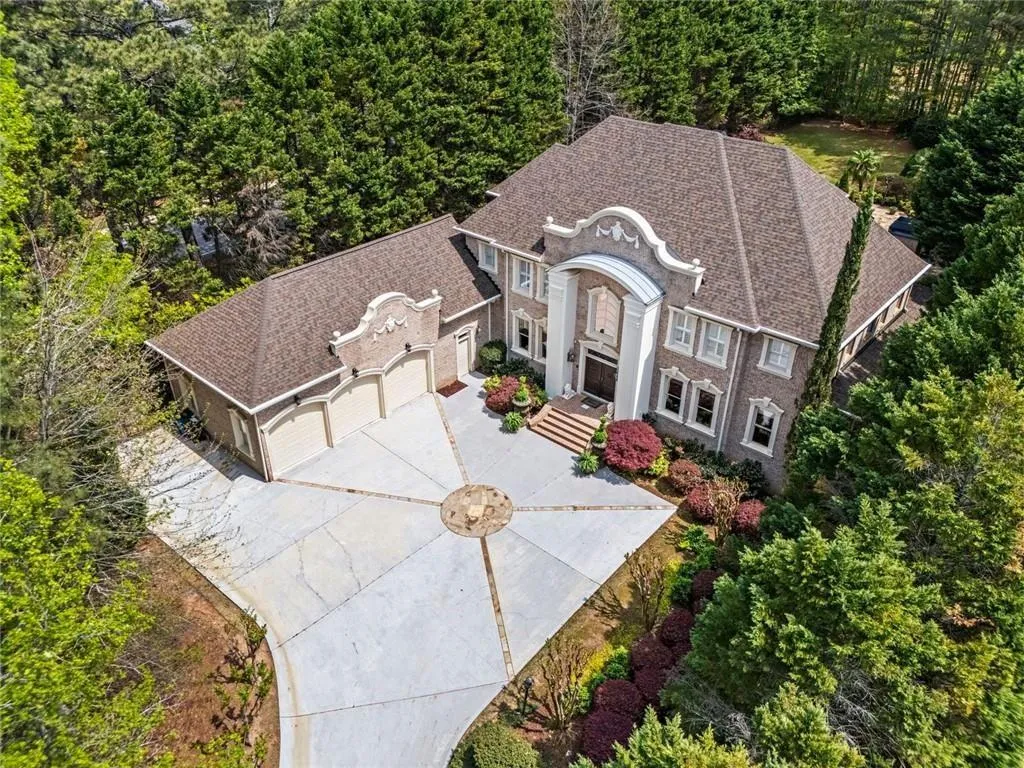 Alpharetta, Georgia 30005, United States, 6 Bedrooms Bedrooms, ,9 BathroomsBathrooms,Residential,Active,189176