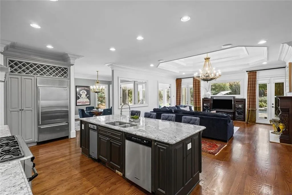 Alpharetta, Georgia 30005, United States, 6 Bedrooms Bedrooms, ,9 BathroomsBathrooms,Residential,Active,189176