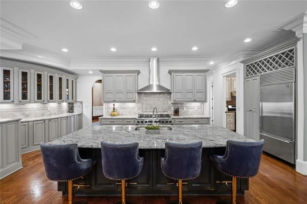 Alpharetta, Georgia 30005, United States, 6 Bedrooms Bedrooms, ,9 BathroomsBathrooms,Residential,Active,189176